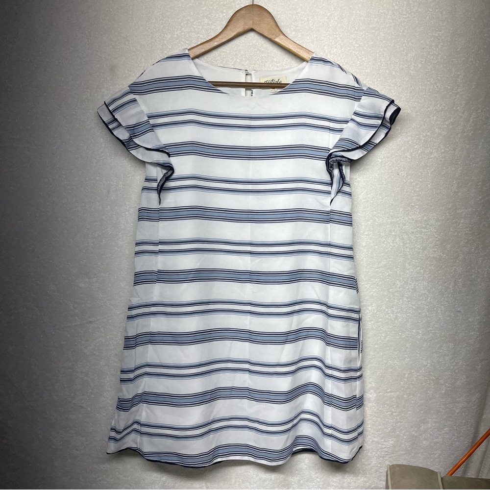 Listicle dress size M